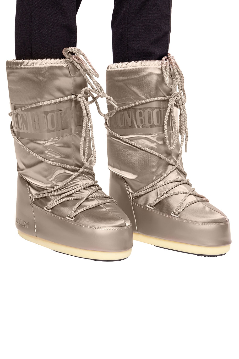 Burberry on sale moon boots